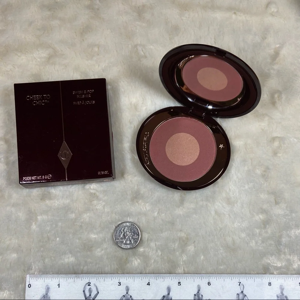 Charlotte Tilbury Cheek to Chic Blush in Walk of No Shame NEW